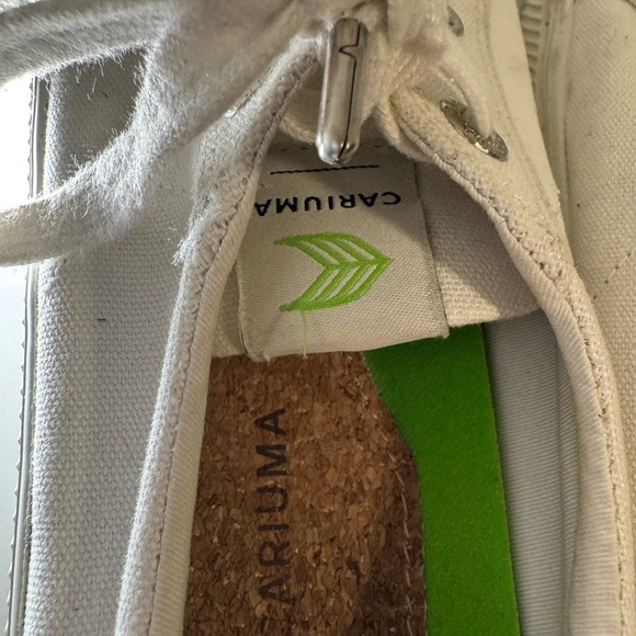 Cariuma OCA Off Canvas Sneakers white womans 8 - Picture 7 of 11